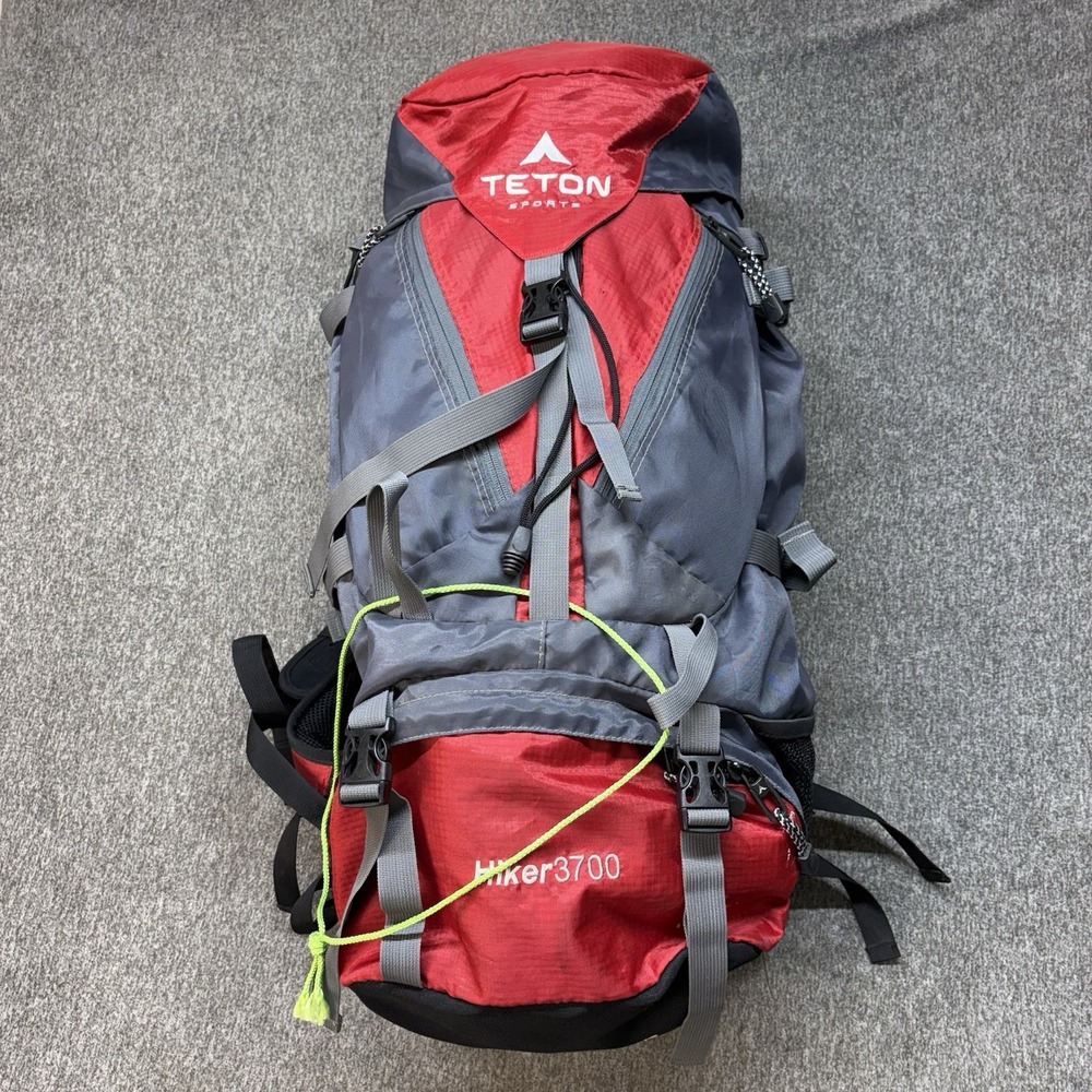 Teton Sports Hiker 3700 - Hiking and Camping Backpack Raincover Int Frame 60L